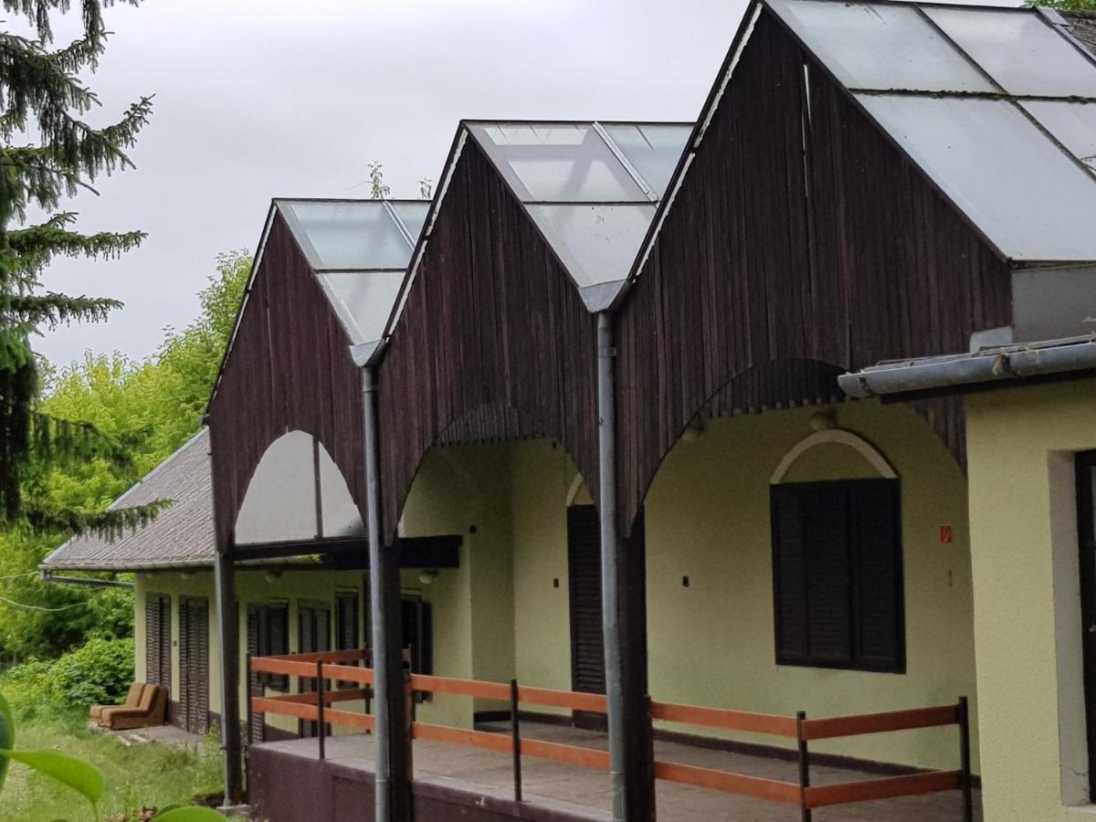 Domus Vendeghaz Hotel Balatonszemes Exterior photo